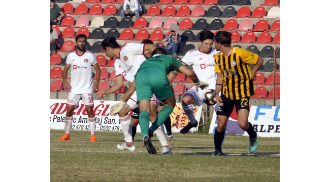 Turgutluspor evinde Bayburt İÖİ ile yenişemedi: 1-1