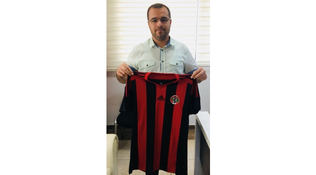 Turgutluspor taraftarının desteğini bekliyor