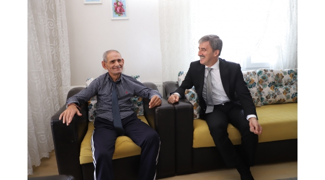 Sevilen sima Mehmet Uygunel'in yüzü güldü