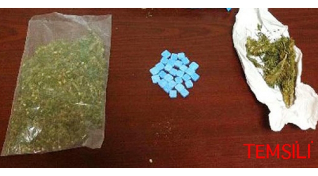Üzerinde esrar ve uyuşturucu hapla yakalandı