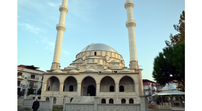 Mevlana Camisi hayırseverlerin yardımlarını bekliyor
