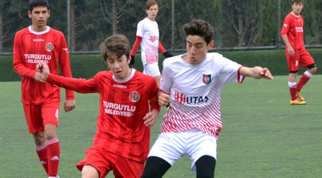 Turgutluspor’un U15 gençleri liderliği ele geçirdi