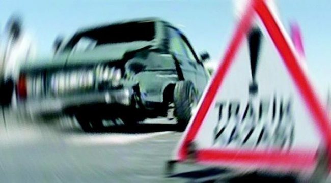 İki araç çarpıştı ilk belirlemelere göre 6 yaralı