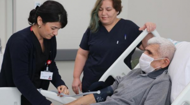 Soluk borusuna saplanan mermi çıkarıldı, sağlığına kavuştu