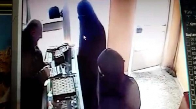 Sopayı gören çarşaflı soyguncular kaçtı