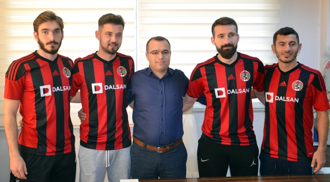 Turgutluspor’da 4 imza birden!