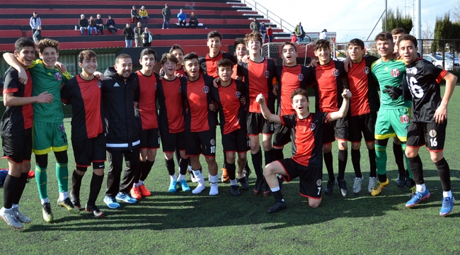Turgutluspor U-15 ve U-16’nın zafer haftası
