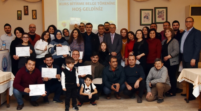 Fotoğrafçılık kursunu bitiren 38 kursiyer belgelerini aldı