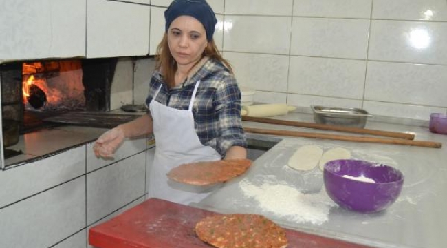 Kadın işletmeci, usta bulamayınca pide fırının başına geçti