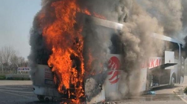Otobüs alev alev yandı, 29 yolcu ölümden döndü