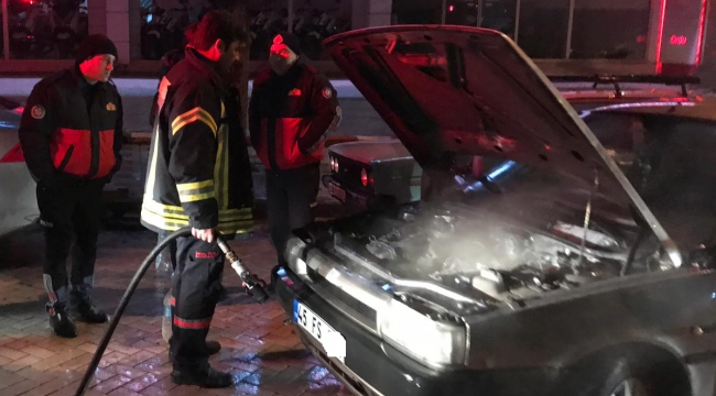 Seyir halindeki otomobilde yangın çıktı