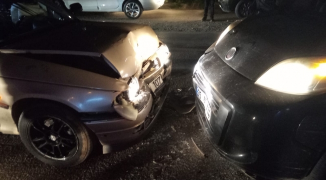 İki otomobil çarpıştı: 4 yaralı