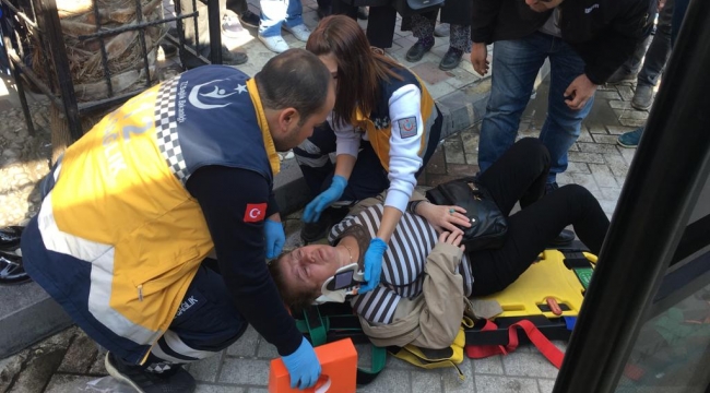 Minibüsten inmeye çalışırken düşen kadın yaralandı
