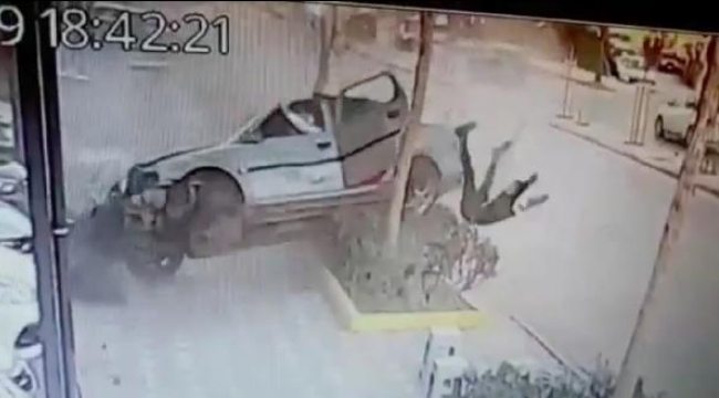 Takla atan otomobilden fırladı, o anlar kameralara yansıdı