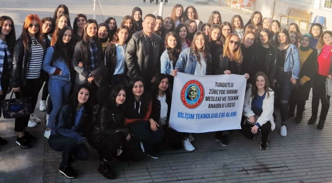 Zübeyde Hanım öğrencilerinden tarih ve teknoloji gezisi