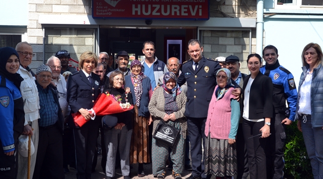 Turgutlu emniyeti huzurevi sakinlerini ziyaret etti