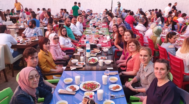 Devlet Hastanesi personelleri iftarda bir araya geldi