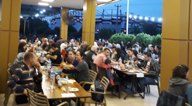 Gamalı Köftecisi'nde iftar sofraları dolup taşıyor