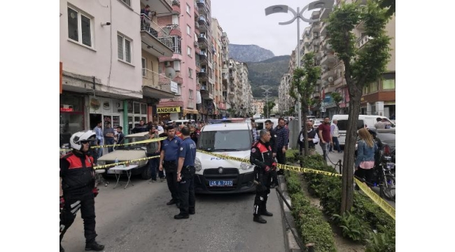 Kızını taciz ettiği iddiasıyla çiğ köfteciyi ayağından vurdu