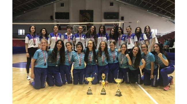 Seramiksan Altyapı Takımları Kupalarını Aldı