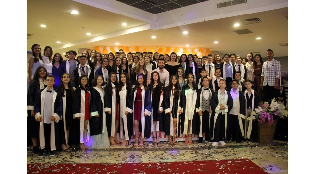 Bilgikent Okulları’ndan 8.sınıf öğrencilerine görkemli veda