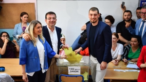 İmamoğlu, izdiham altında oyunu kullandı