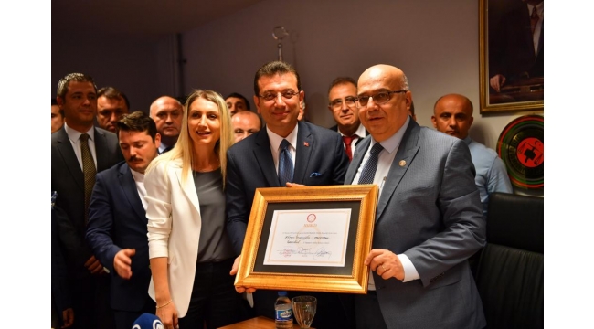 İmamoğlu; Saraçhane'de vazifelerimiz var.  Müsaadelerinizi isteyelim!