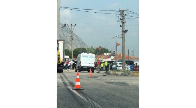 Kamyon motosiklete çarptı: 1 ölü