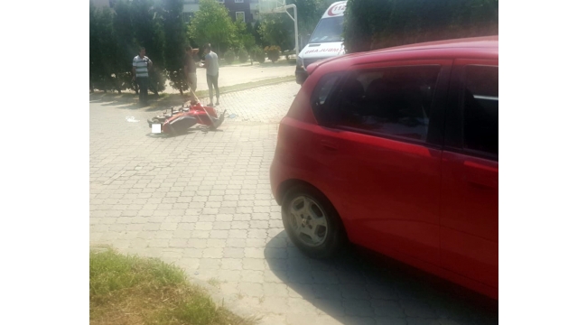 Otomobil ile motosiklet çarpıştı: 1’i ağır 4 yaralı