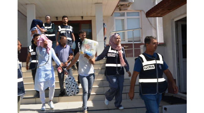 Ayvalık'ta evden hırsızlık zanlıları Turgutlu'da yakalandı