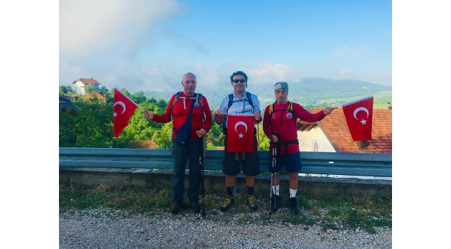 Zirve dağcıları Marş Mira yürüyüşüne katıldı