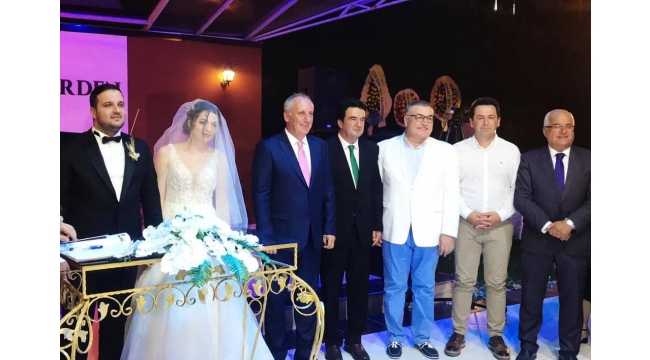 CHP'li İnce, Turgutlu'da İrem-Hüseyin çiftinin nikah şahidi oldu