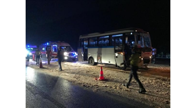 İşçi servisleri zincirleme kaza yaptı: 23 yaralı