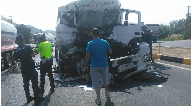 Kamyona arkadan çarpan TIR şoförü yaralandı