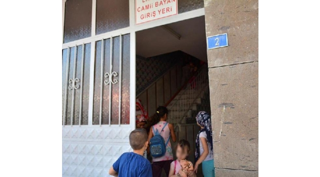 Kuran kursunda mahsur kalan 20 öğrenciyi itfaiye kurtardı