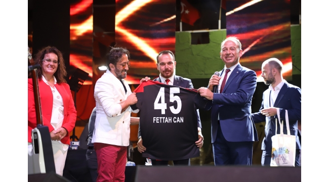 Turgutlu’da zafer coşkusu Fettah Can konseriyle taçlandı