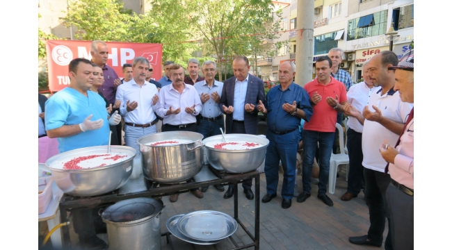 MHP’nin aşure hayrı yeni ve eski başkanları buluşturdu