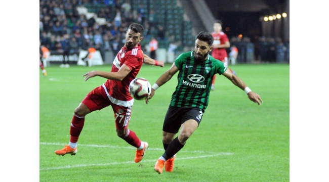 Turgutluspor liderliği Kocaeli'ne kaptırdı