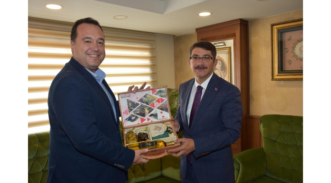 Çelik, Akhisar Belediye Başkanı Besim Dutlulu'yu ağırladı