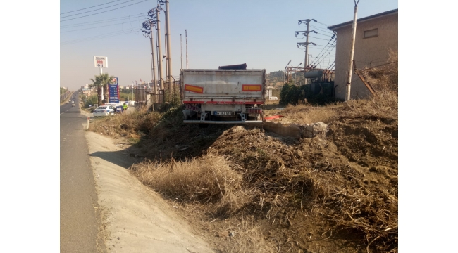 Freni patlayan TIR, trafo merkezine daldı: 1 yaralı