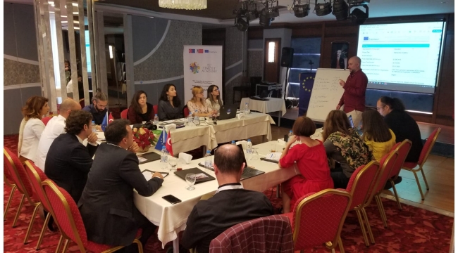 Gençler, E-ticaret portalı ile dünyaya açılacak