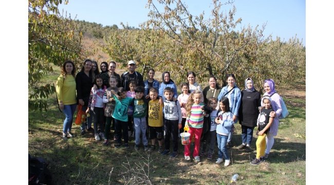 Minik öğrencilerin fidan dikme keyfi