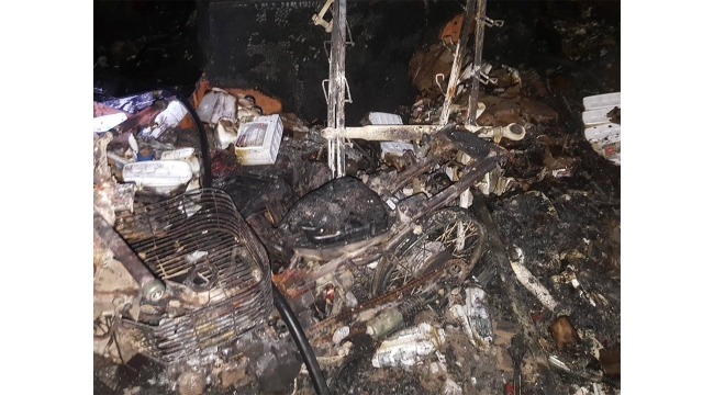 Turgutlu'da traktör yedek parça deposunda yangın