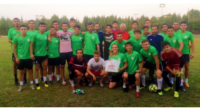 A takıma yükseldikleri U-19 takımına baklava jesti yaptılar