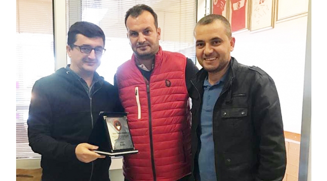 Zübeyde Hanım MTAL'den Gamalı Köftecisine teşekkür plaketi
