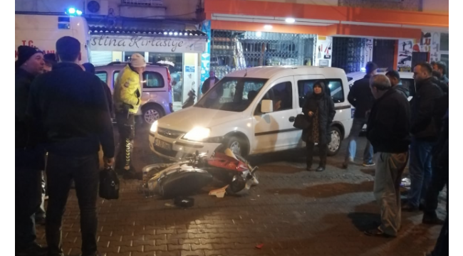Kamyonet ile motosiklet çarpıştı: 2 yaralı