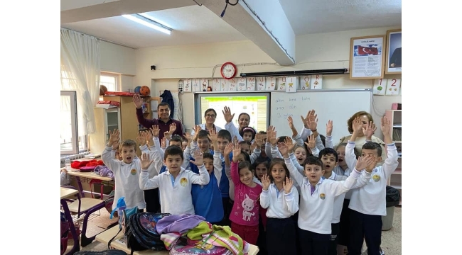 Turgutlu'da 4 bin 288 öğrenci aşılandı