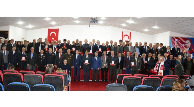 Turgutlu'da 63 Kıbrıs Gazisine madalyaları ve beratları verildi