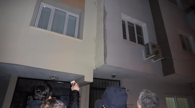 Binada Çatlak Oluştu, Vatandaşlar Eve Girmek İstemedi