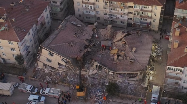 Kaymakamlık ve Belediyeden Elazığ’a Yardım Eli